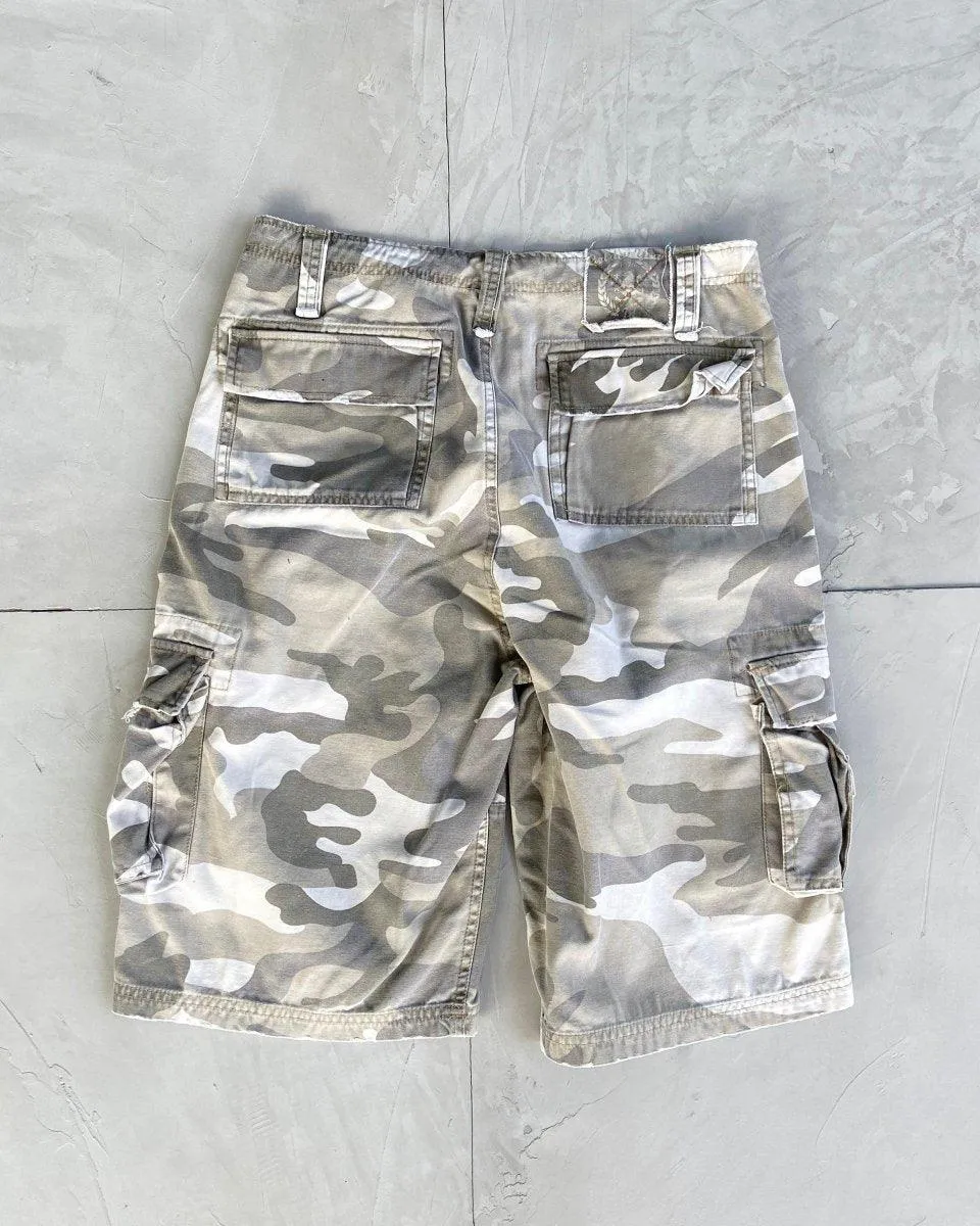 90'S CAMO CARGO SHORTS - W30"