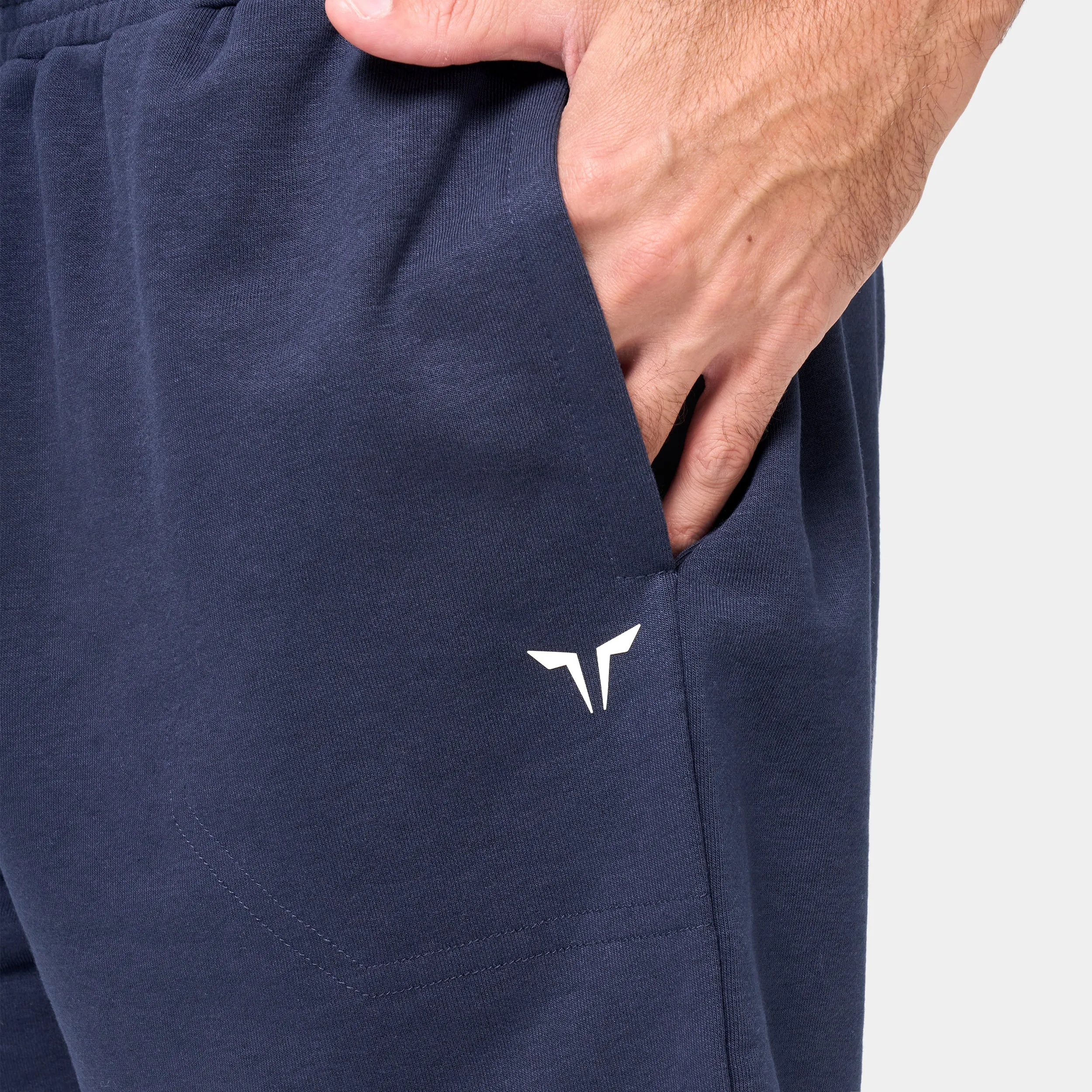 Essential 7" Relaxed Shorts - Navy