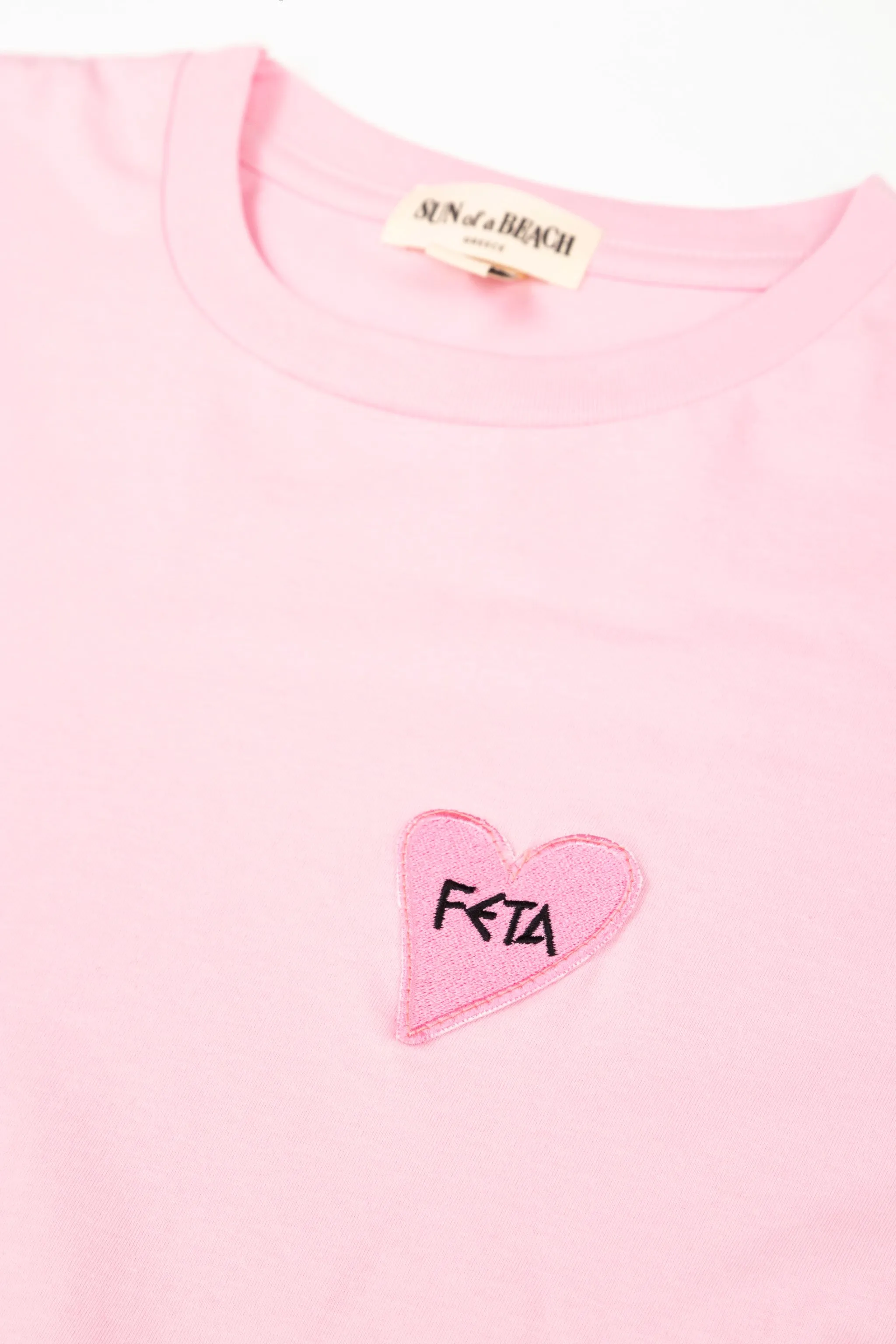 Feta Pink | T-Shirt