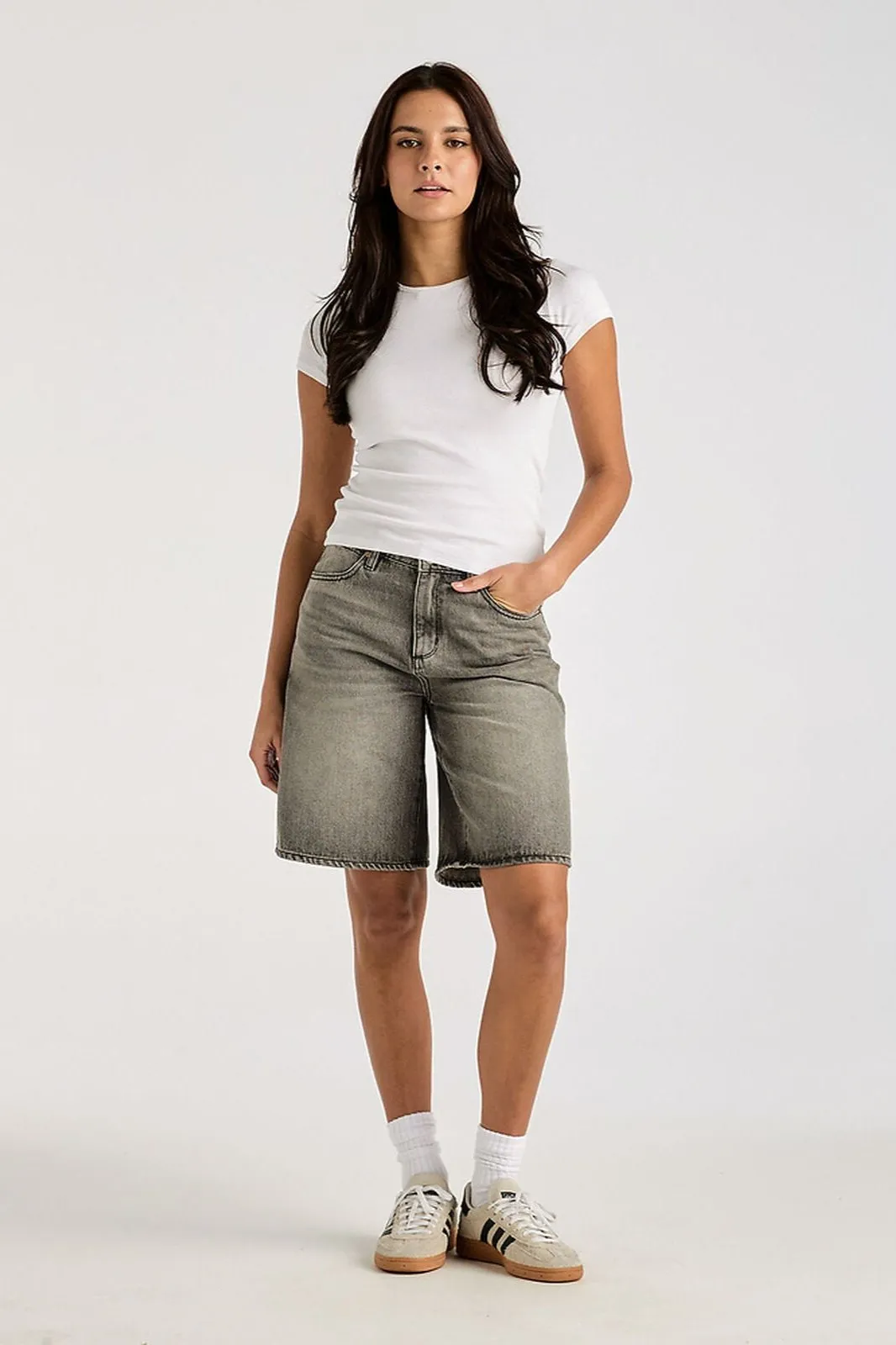 Mid Farrah Short | Silver/Dollar