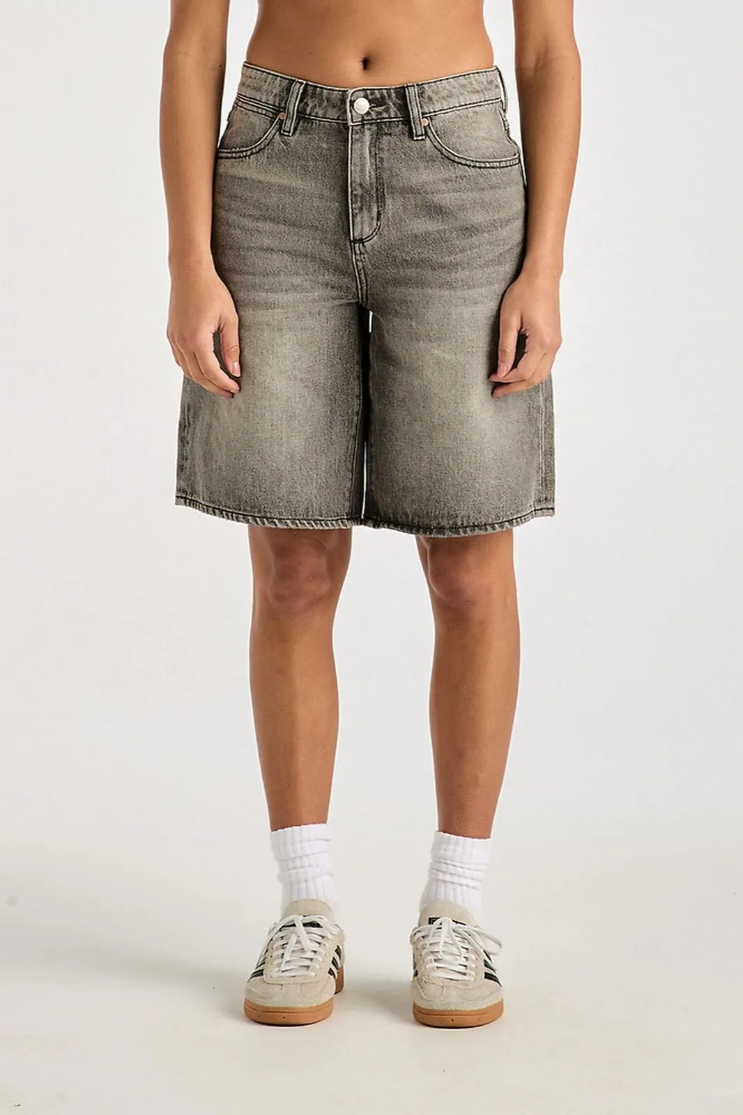 Mid Farrah Short | Silver/Dollar