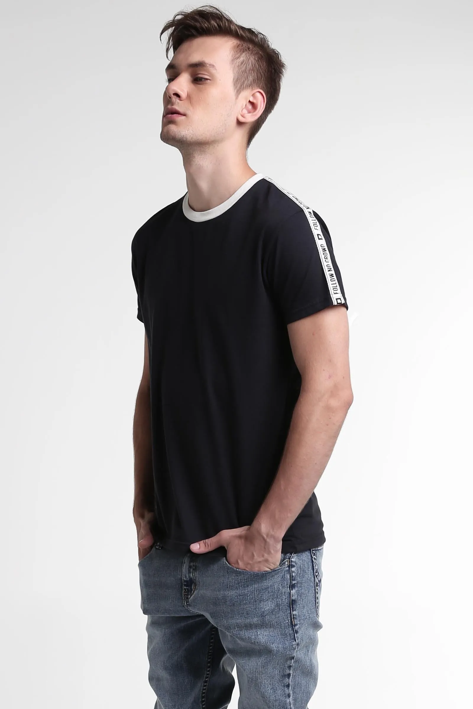 Relaxed Fit Tee With Contrast Trim