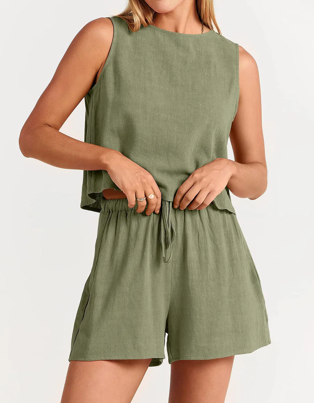 Solid-color Round Neck Sleeveless Top Shorts Pants Two-Piece Set